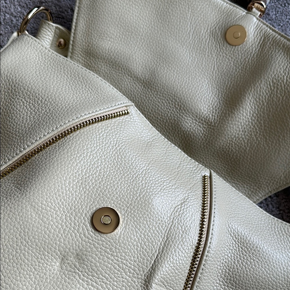 •ONNA EHRLICH• Cream Colored Shoulder Bag - Picture 4 of 12